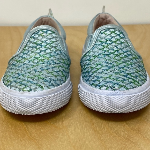 Cat & Jack Jozelle Twin Gore Shimmery Blue/Green Mermaid Slip On Sneakers Size 6 - Picture 4 of 11